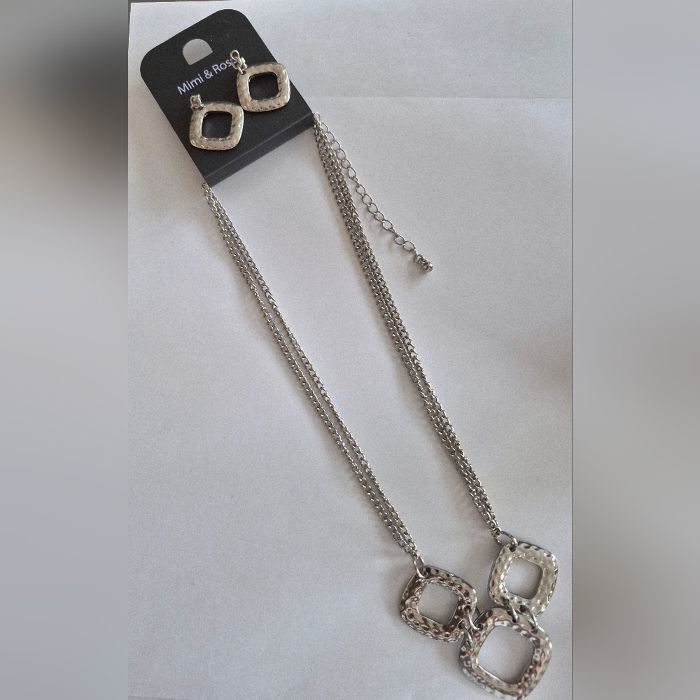 Silver Geometric Necklace Set